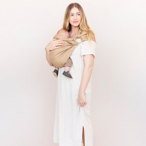 WildBird Linen Ring Sling. Tan “nunlet” color